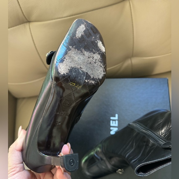 Chanel vintage Camellia leather sock boots - Picture 9 of 12